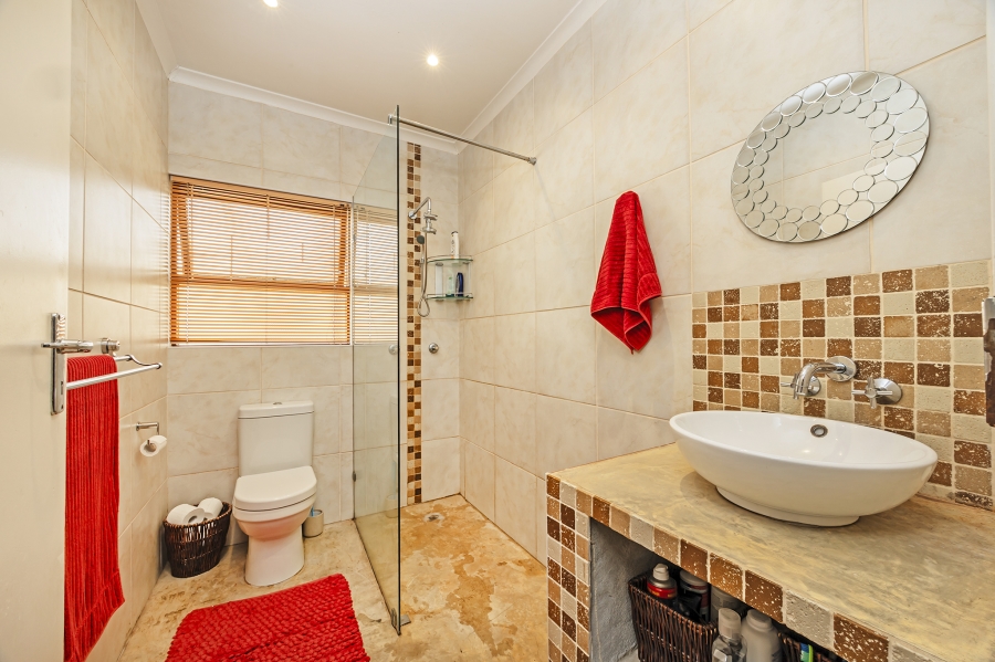 4 Bedroom Property for Sale in Kenridge Western Cape